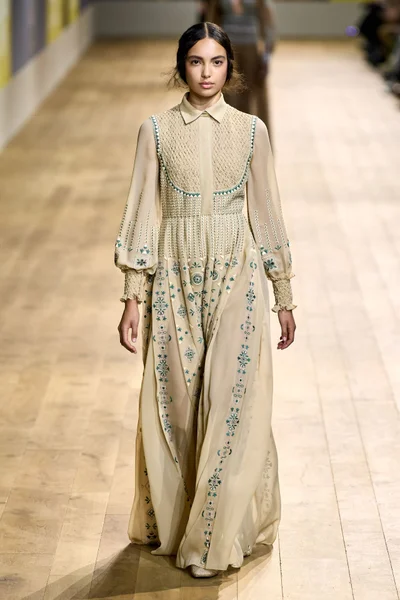 Look 65
